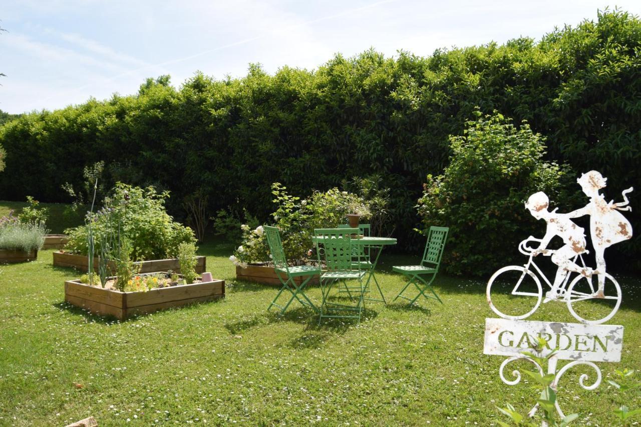 La Rocheliere Bed & Breakfast Bresse-sur-Grosne Bagian luar foto